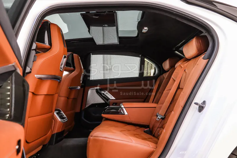 2023 BMW 7 Series 735i