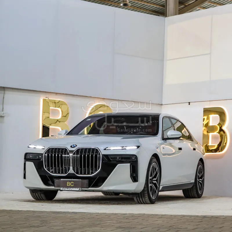 2023 BMW 7 Series 735i