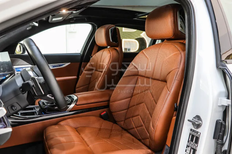 2023 BMW 7 Series 735i