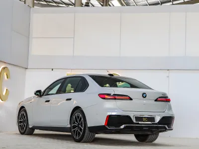 2023 BMW 7 Series 735i