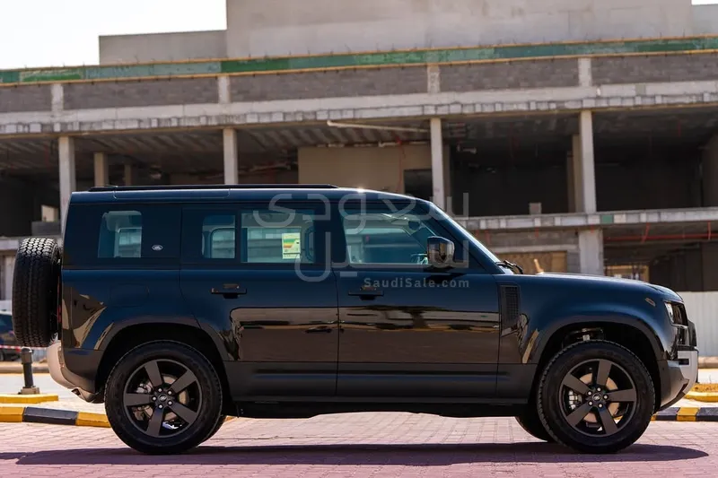 2025 Land Rover Defender 110