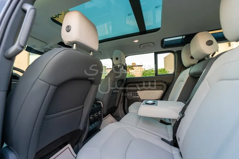2025 Land Rover Defender 110