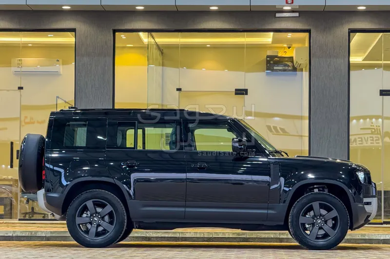 2025 Land Rover Defender 110