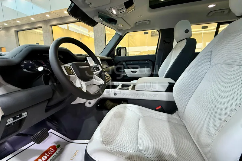 2025 Land Rover Defender 110