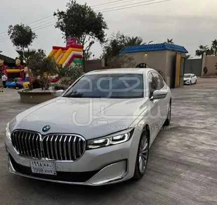 2020 بي ام دبليو الفئة السابعة 730 إل أي