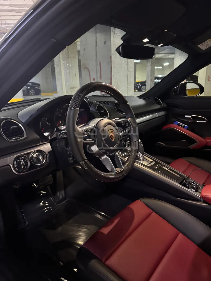 2025 Porsche 718 Cayman