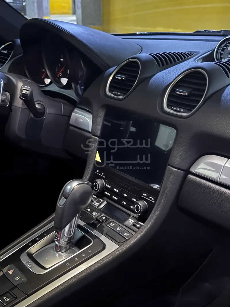 2025 Porsche 718 Cayman