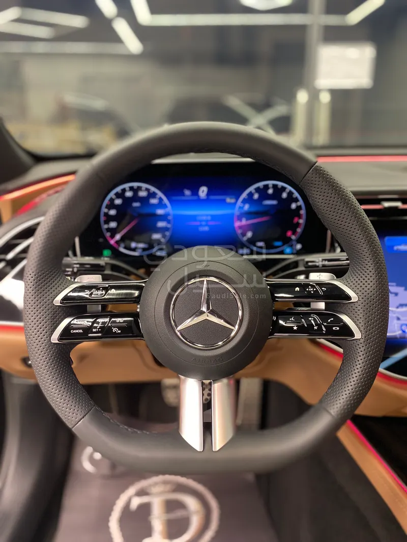 2025 Mercedes-Benz E 300 AMG