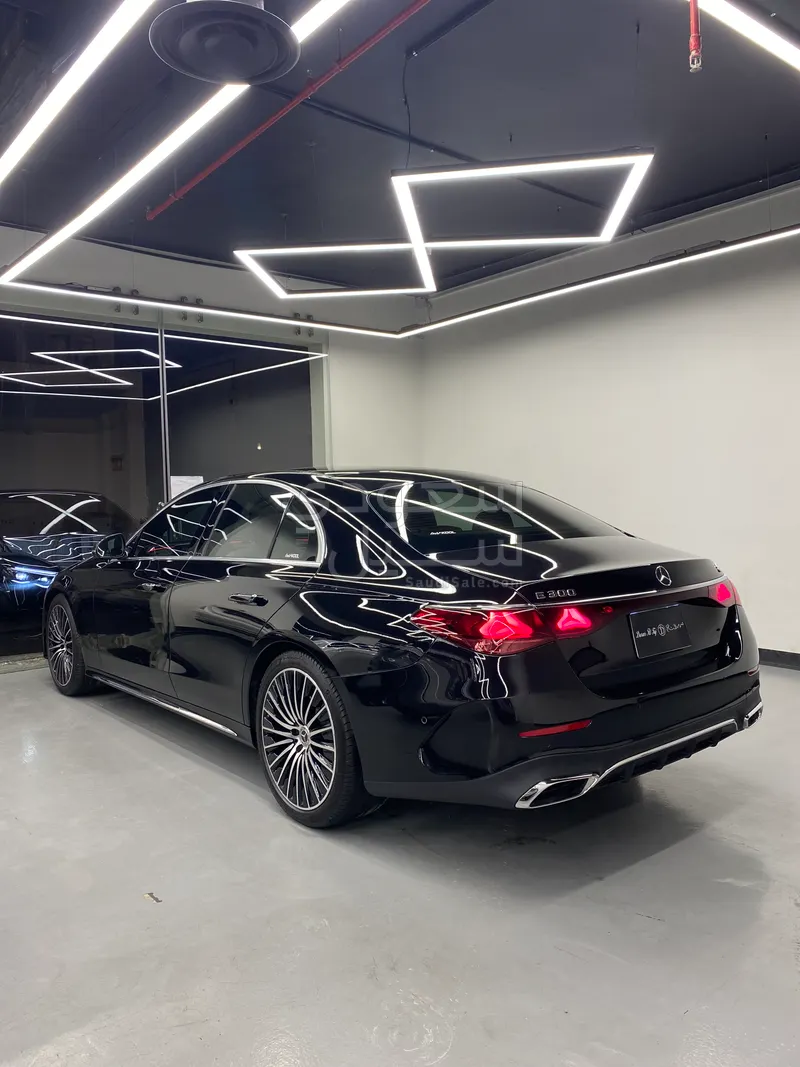 2025 Mercedes-Benz E 300 AMG