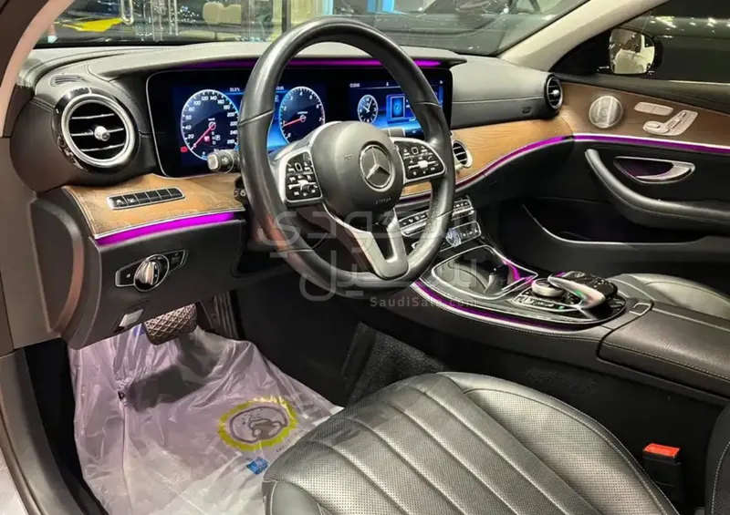 2019 Mercedes-Benz E 300