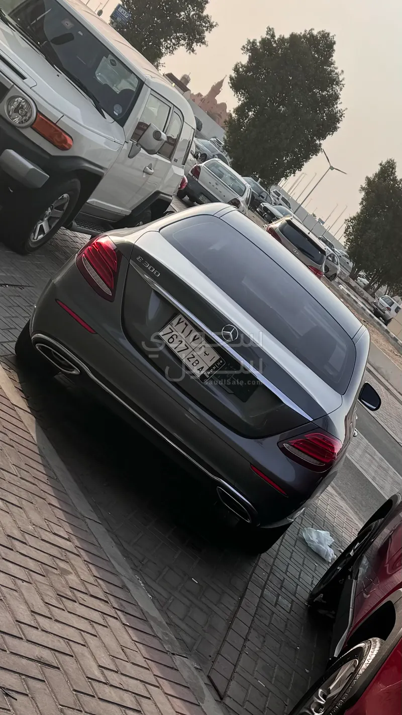 2019 Mercedes-Benz E 300