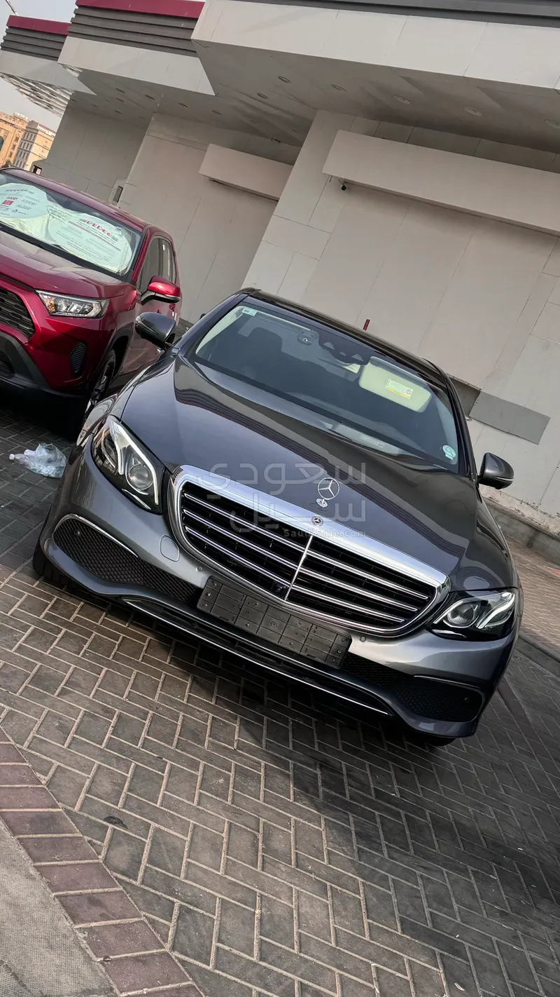 2019 Mercedes-Benz E 300