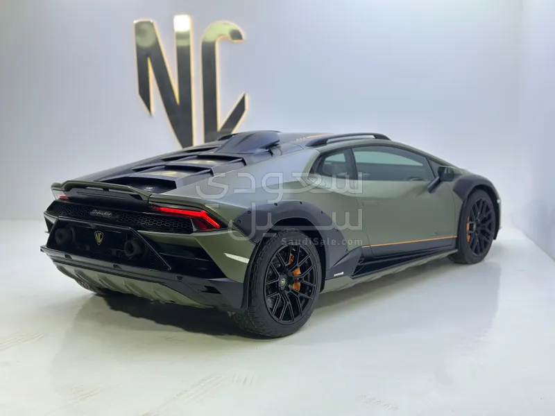 2024 Lamborghini Huracán Sterrato