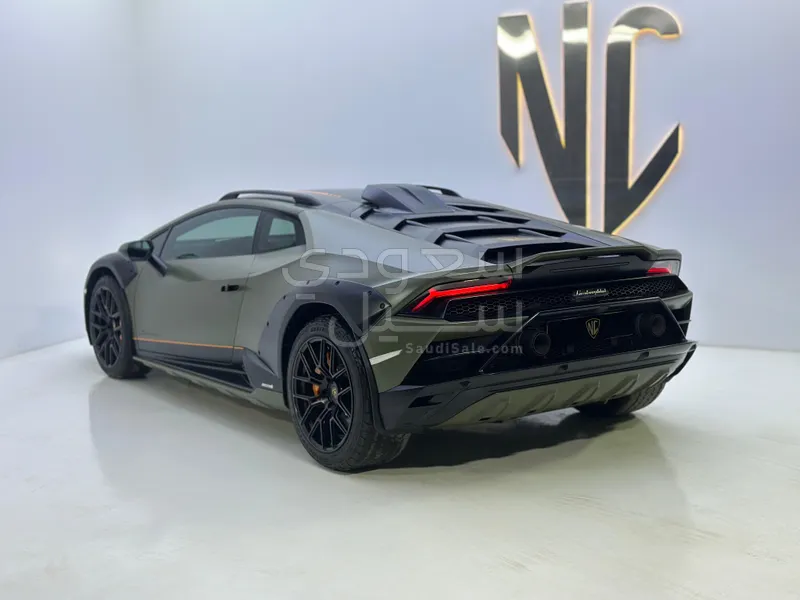 2024 Lamborghini Huracán Sterrato