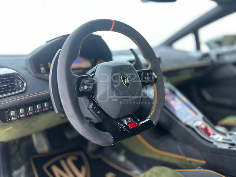 2024 Lamborghini Huracán Sterrato