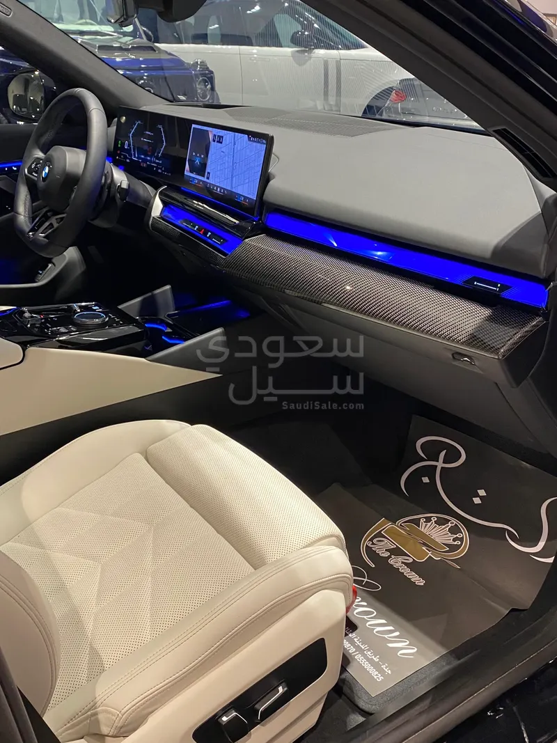 2025 بي ام دبليو الفئة الخامسة 520 أي إم كت
