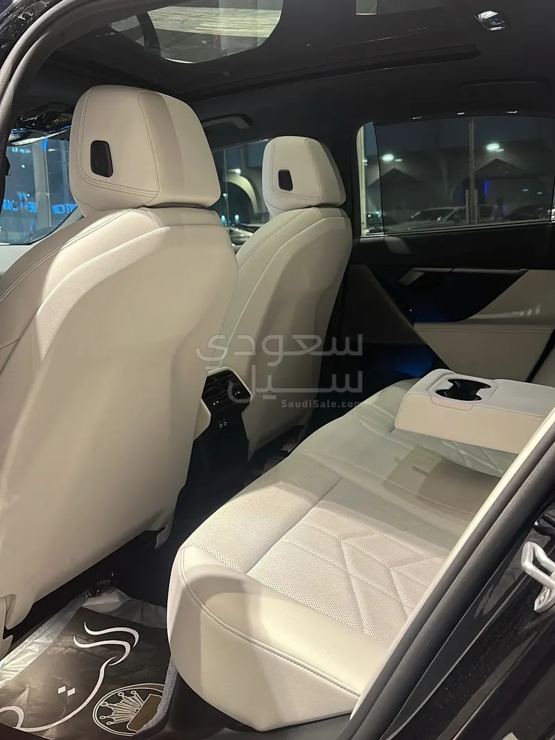2025 BMW 5 Series 520i Mkit