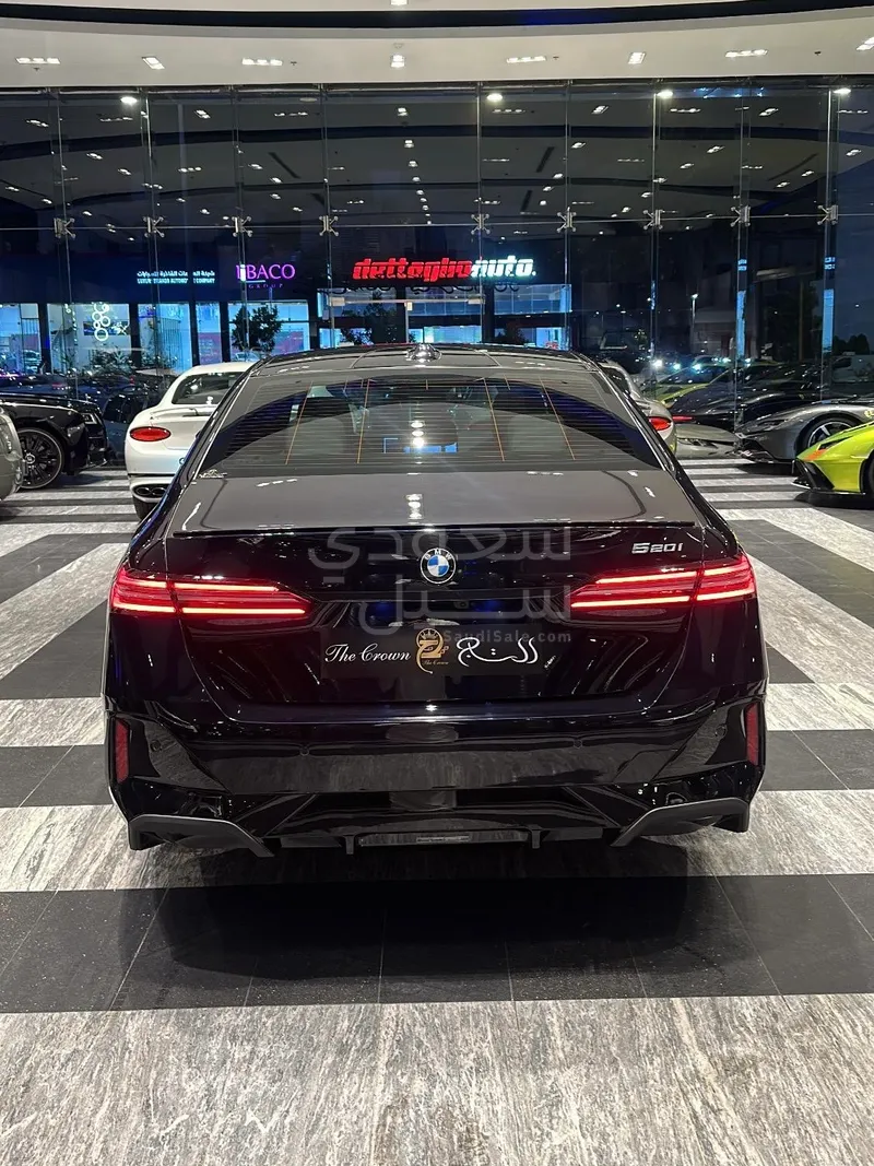 2025 BMW 5 Series 520i Mkit