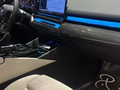 2025 BMW 5 Series 520i Mkit