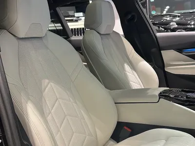 2025 BMW 5 Series 520i Mkit