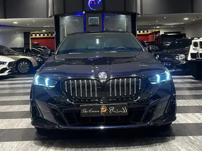 2025 BMW 5 Series 520i Mkit