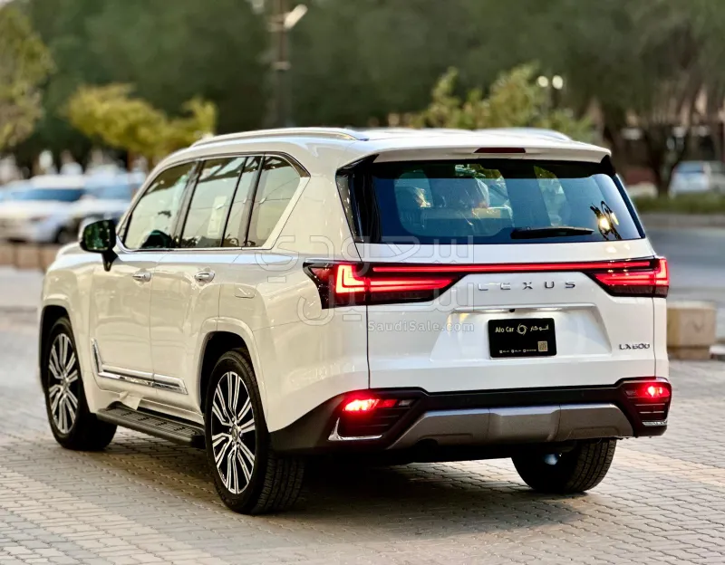 2024 Lexus LX 600