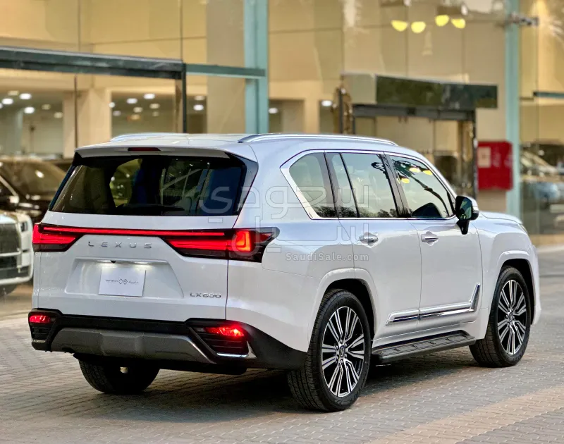 2024 Lexus LX 600