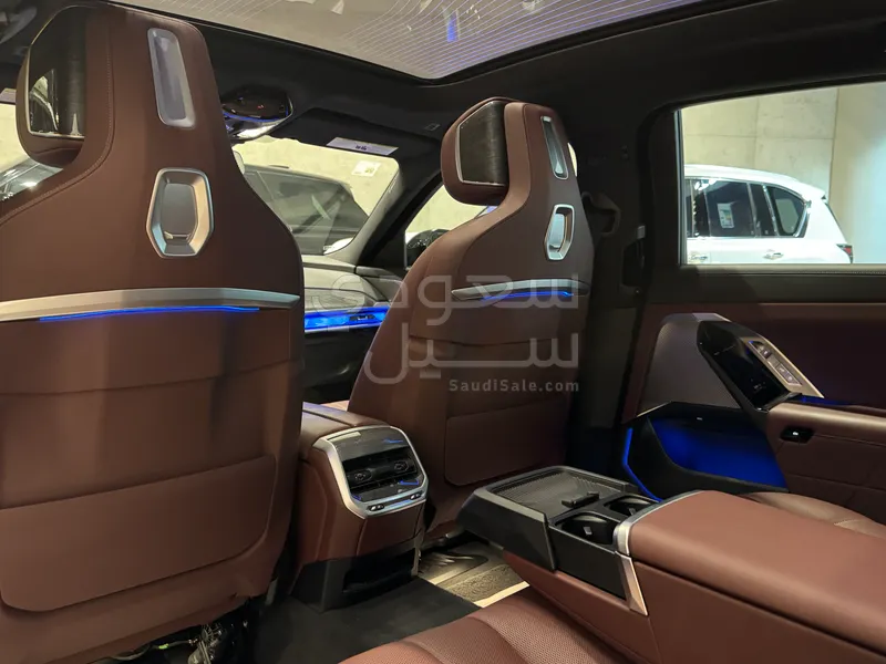 2023 BMW 7 Series 740i