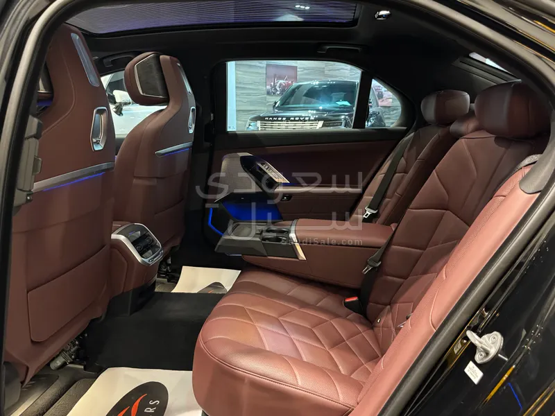 2023 BMW 7 Series 740i