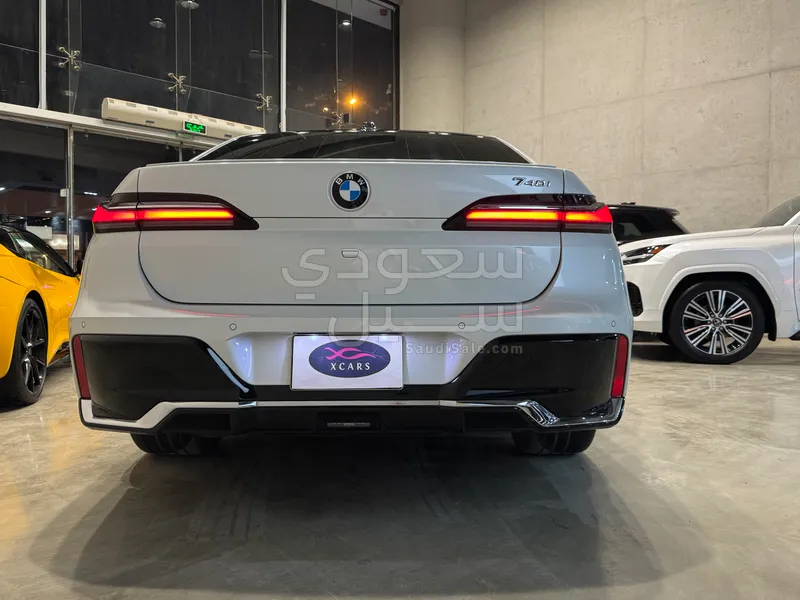 2023 BMW 7 Series 740i