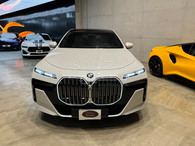 2023 BMW 7 Series 740i