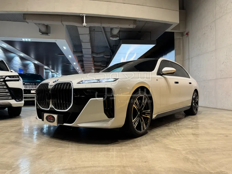2023 BMW 7 Series 740i