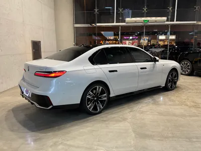 2023 BMW 7 Series 740i