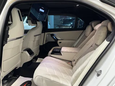 2023 BMW 7 Series 740i