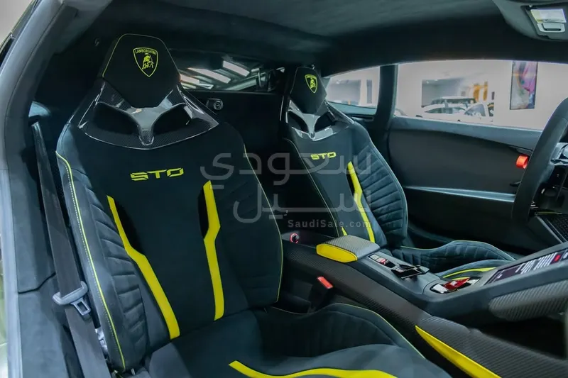 2022 Lamborghini Huracán STO