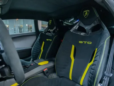 2022 Lamborghini Huracán STO