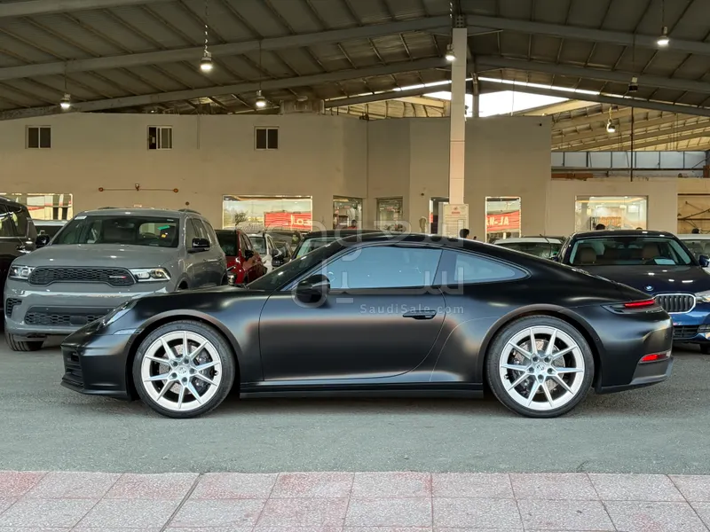 2025 بورش 911 كاريرا