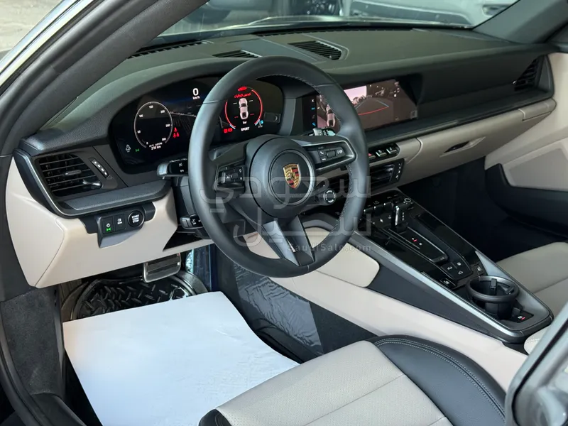 2025 بورش 911 كاريرا