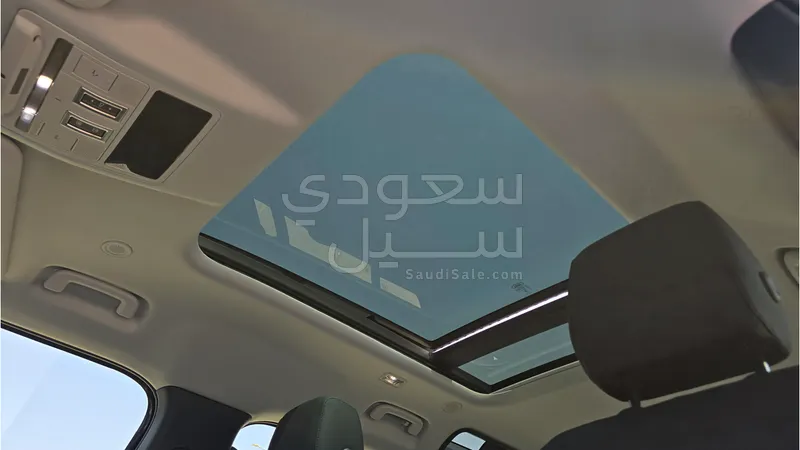 2025 لاند روفر ديفيندر 110