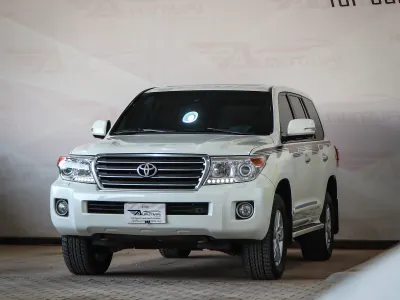 2013 تويوتا لاند كروزر جي اكس ار