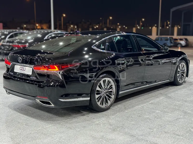 2018 لكزس إل إس 500
