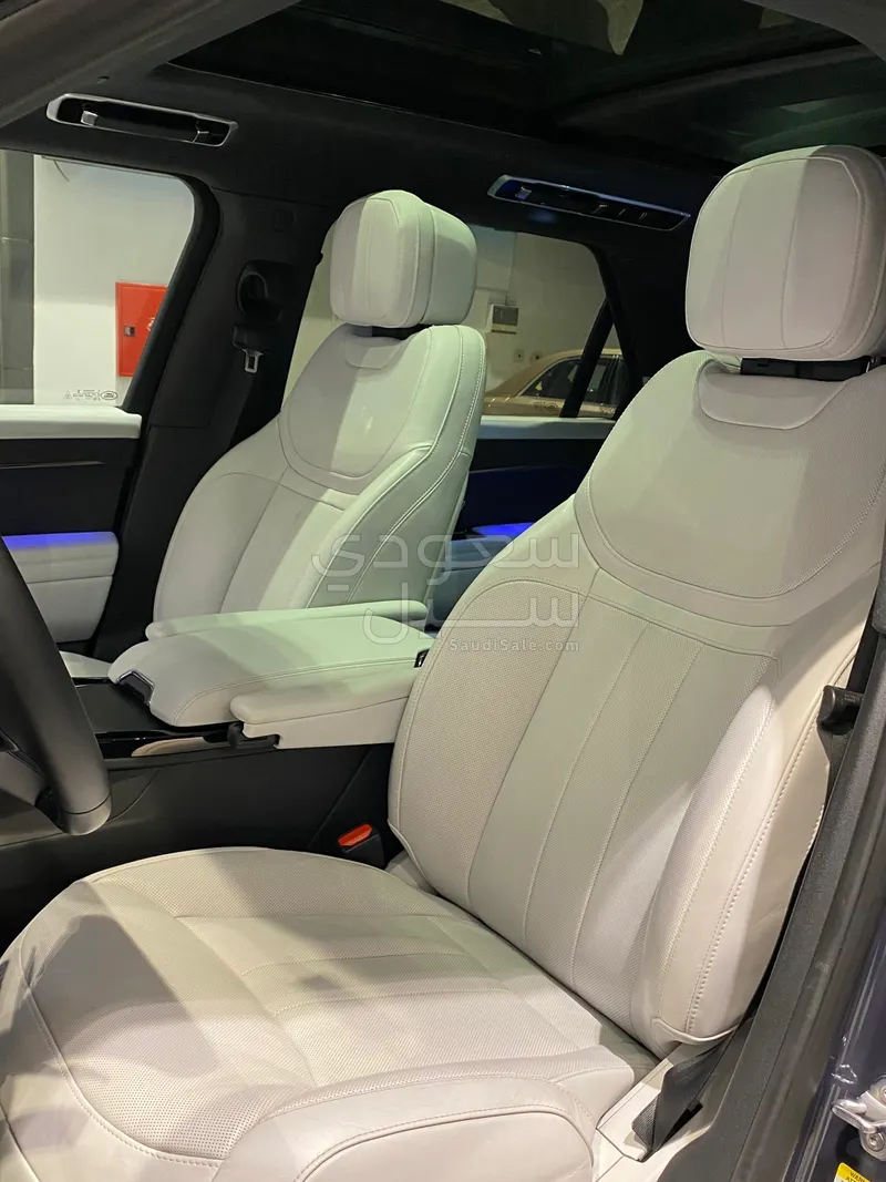 2023 Land Rover Range Rover Sport SE