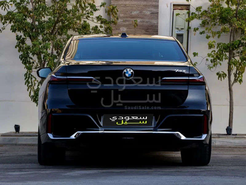 2024 BMW 7 Series 735i
