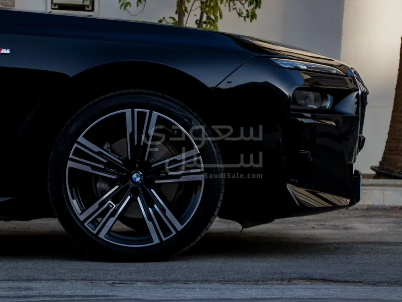 2024 BMW 7 Series 735i