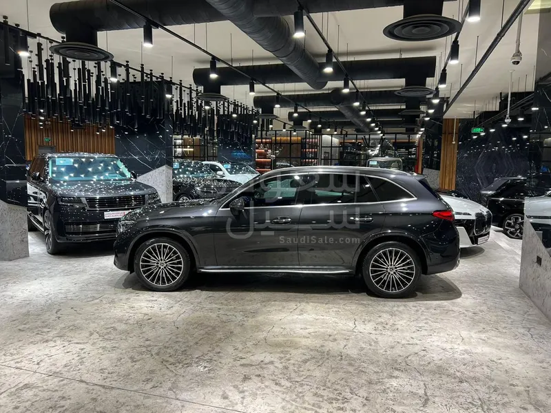 2023 Mercedes-Benz GLC 300