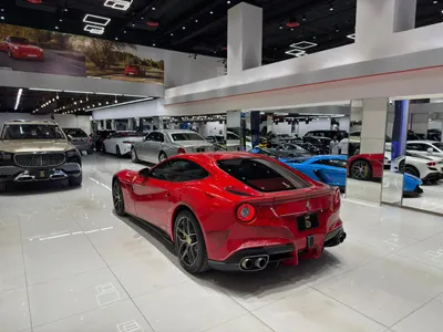 2015 فيراري اف 12