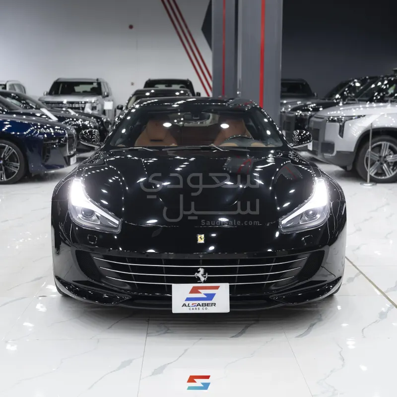 2018 فيراري جي تي سي 4 لوسو