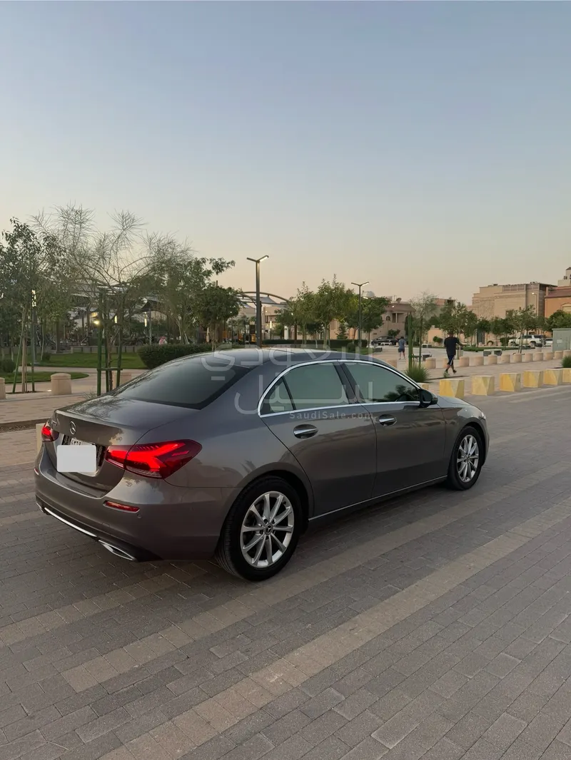 2020 Mercedes-Benz A 220