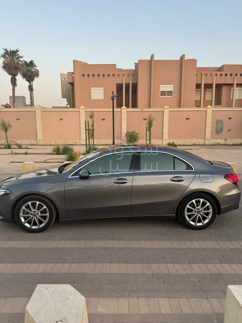 2020 Mercedes-Benz A 220