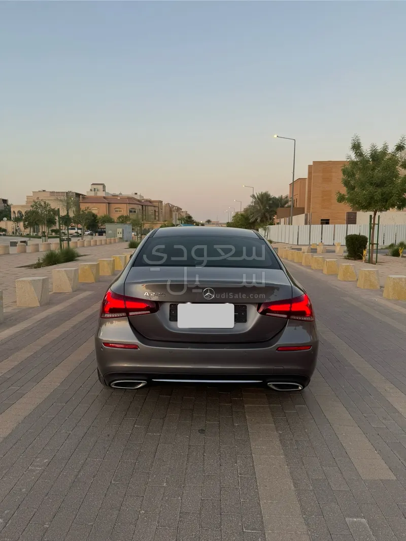2020 Mercedes-Benz A 220